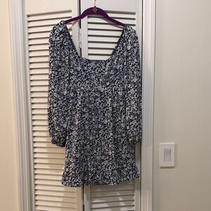 Abercrombie & Fitch Black and White Floral Blouse
